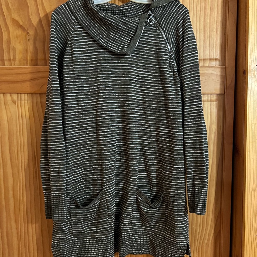 Striped Gray Long-Sleeve Sweater Tunic with Funnel Neck
